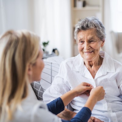 Faire mieux connaître les services à la personne pour attirer un nouveau public